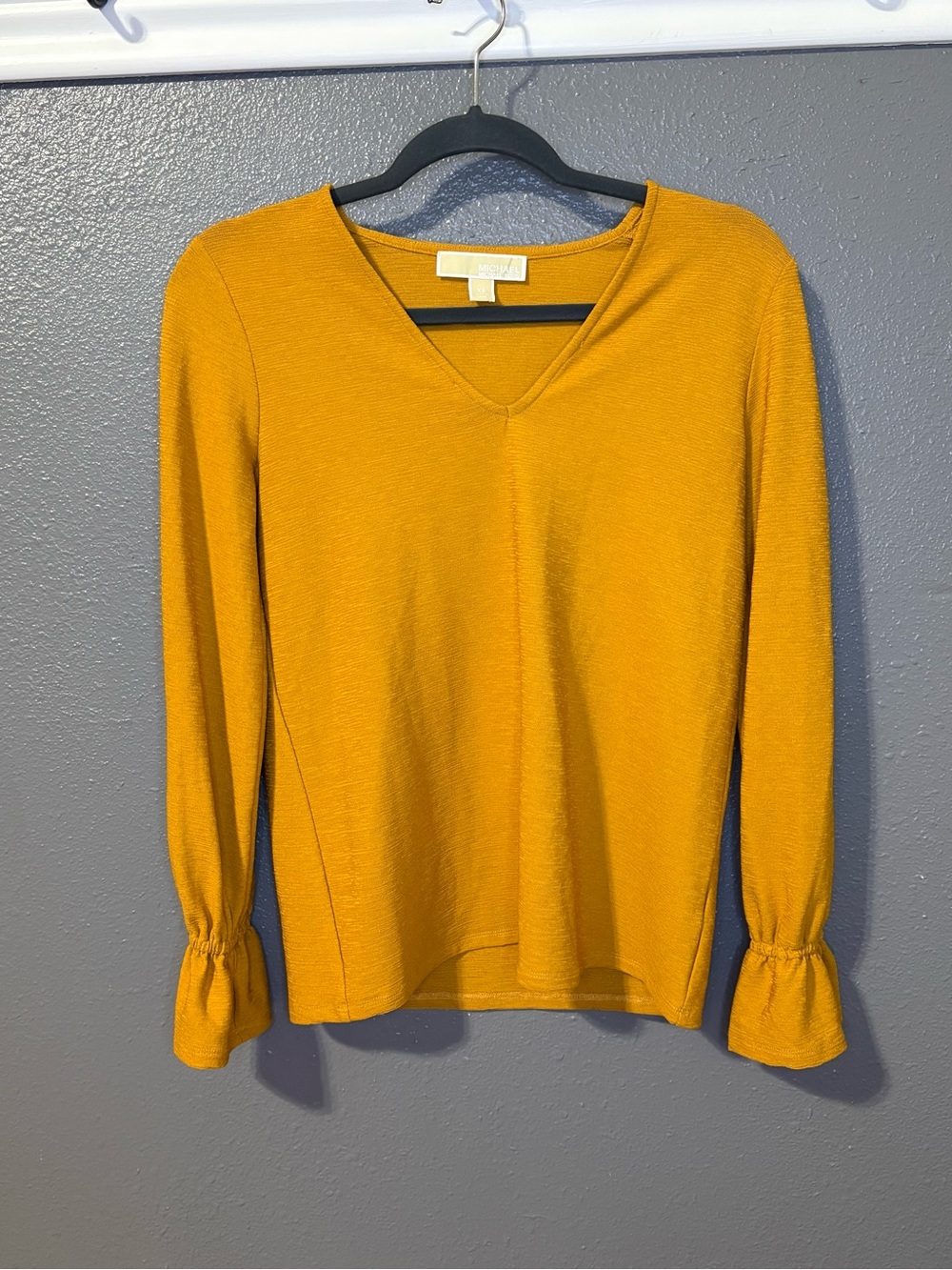 Michael Kors V-neck top in marigold yellow ruffled cuffs size XS (SKU 293)